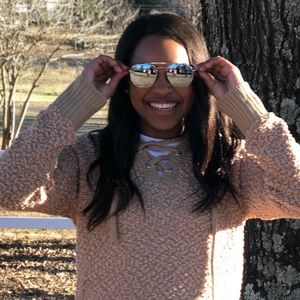 Meet your Posher, Shania